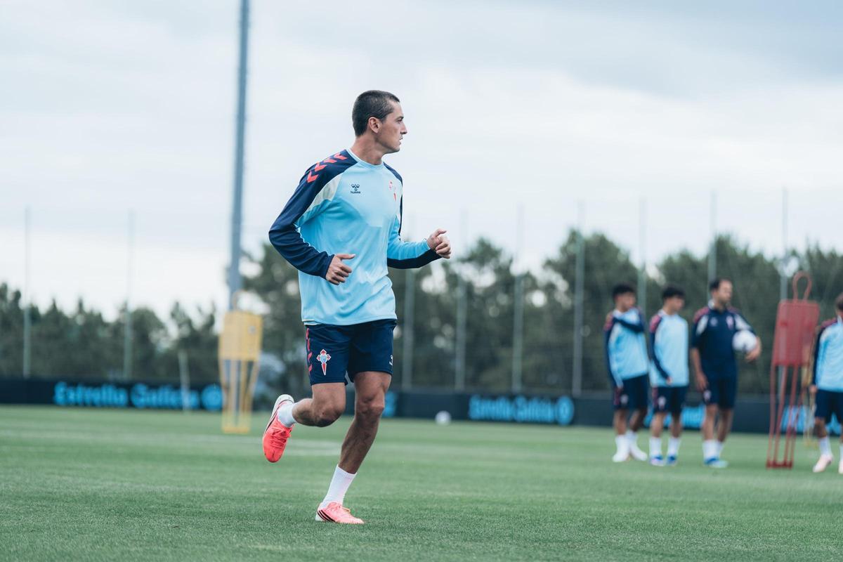 Carlos Dotor, cedido al Málaga CF el pasado curso, entrenando con el Celta de Vigo, club al que pertenece.