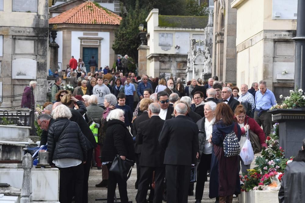 Ofrenda floral en San Amaro por el Día Difuntos