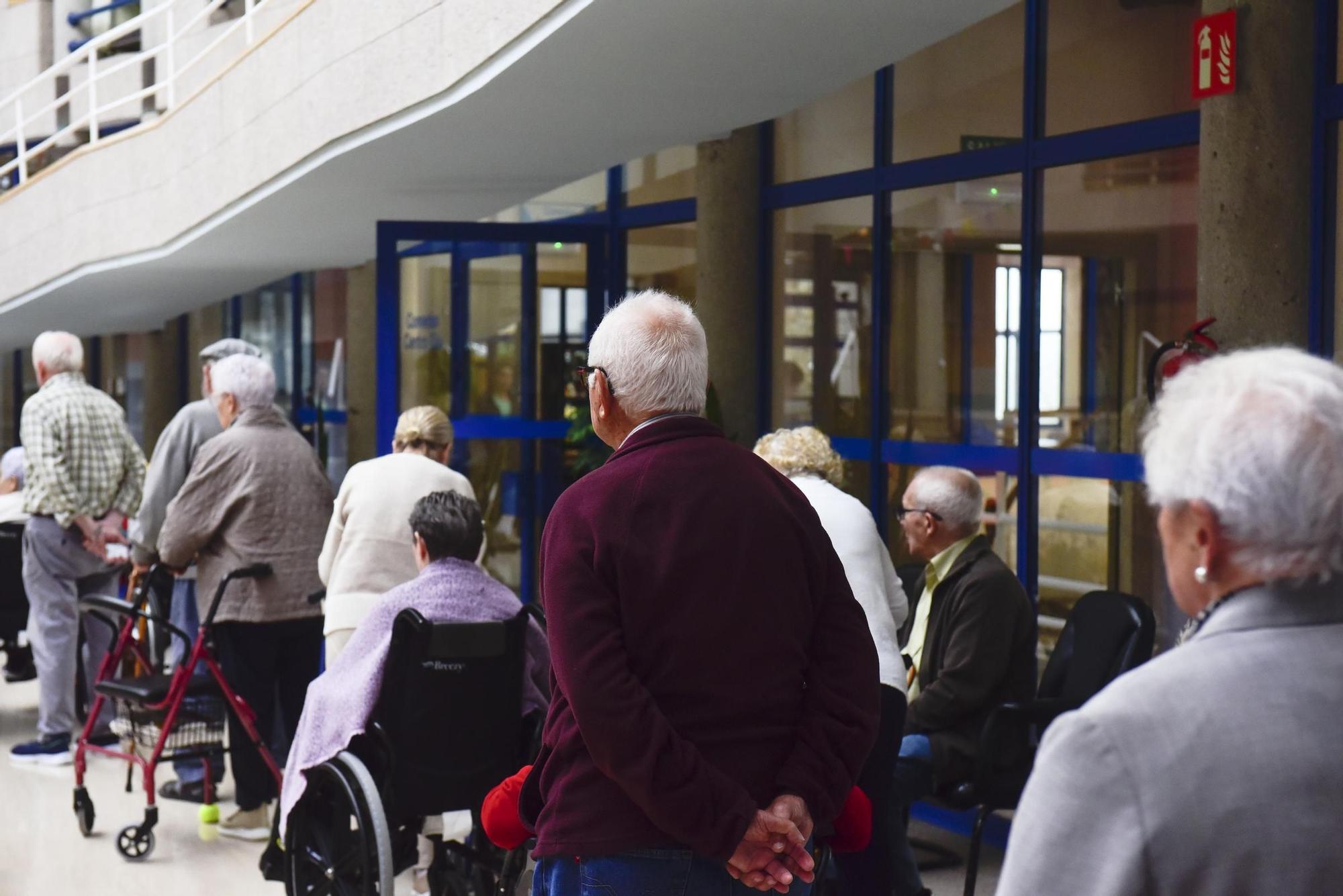 Vacunación en la residencia Torrente Ballester