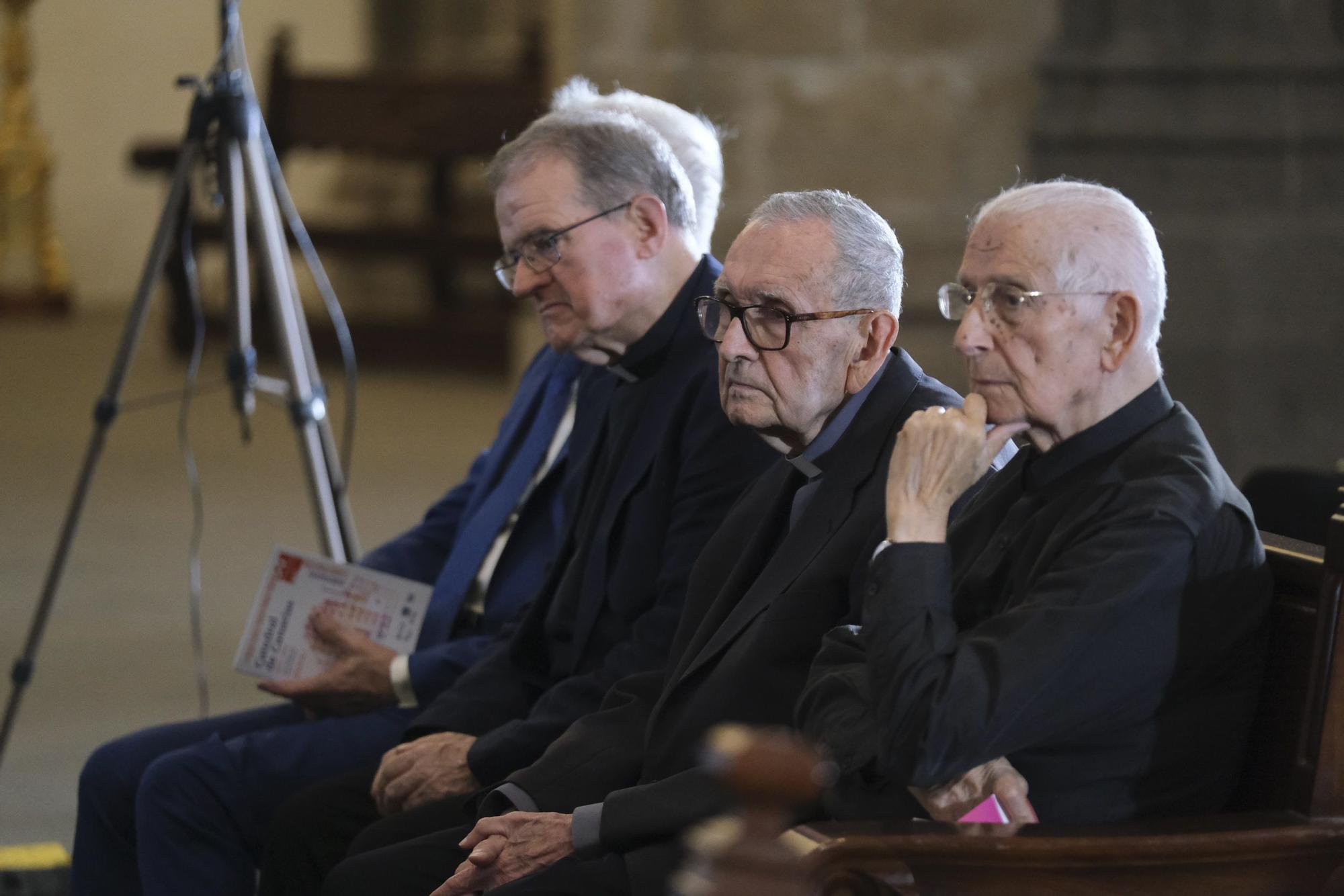 Conferencia del nuncio del papa, Bernadito Azua, por el 50 BIC de la Catedral de Canarias