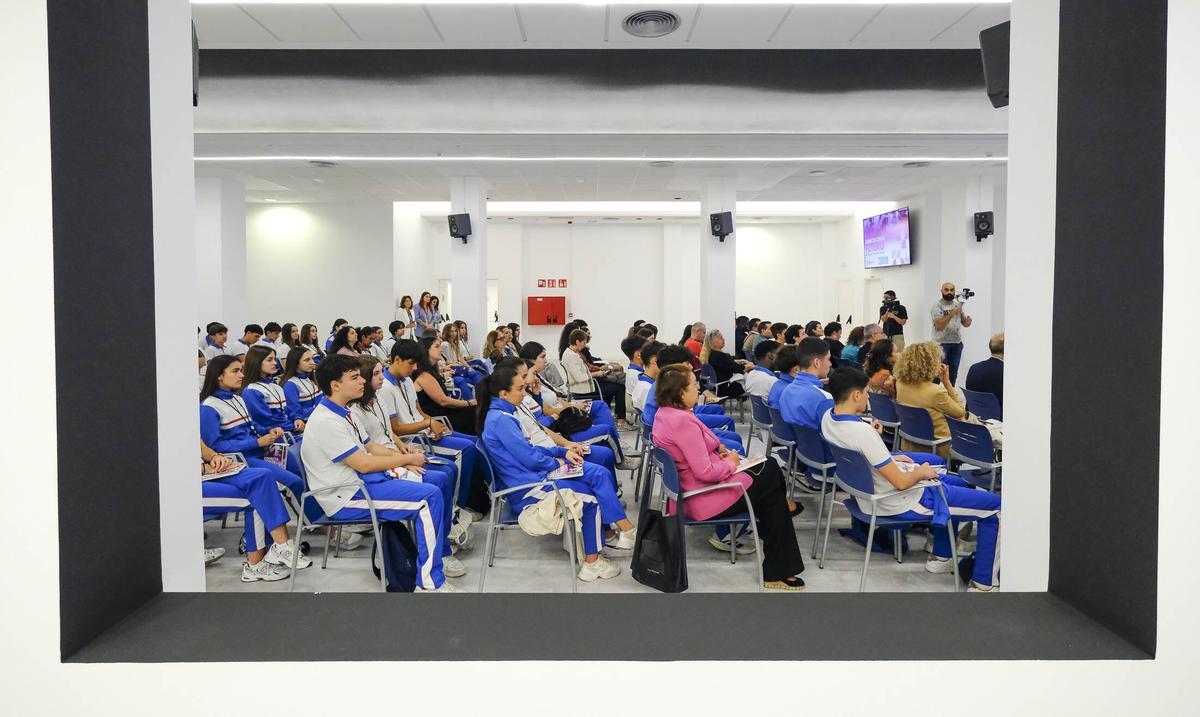 Alumnos del Colegio Marpe, del IES Feria del Atlántico y del CIFP Felo Monzón.