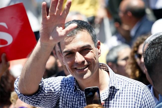 PEDRO SÁNCHEZ EN PUERTO DE LA CRUZ