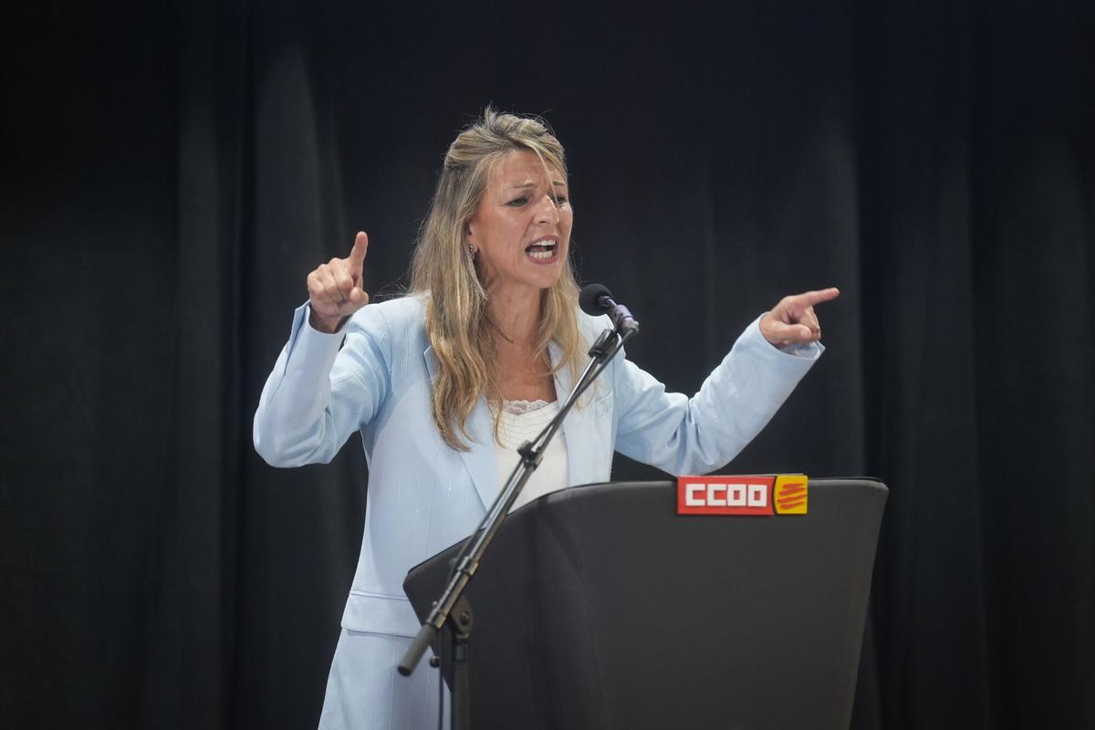 La vicepresidenta segunda y ministra de Trabajo y Economía Social, Yolanda Díaz, durante la celebración del 50 aniversario de la Asamblea de Barcelona, en el Centro Cívico Cotxeres de Sants.