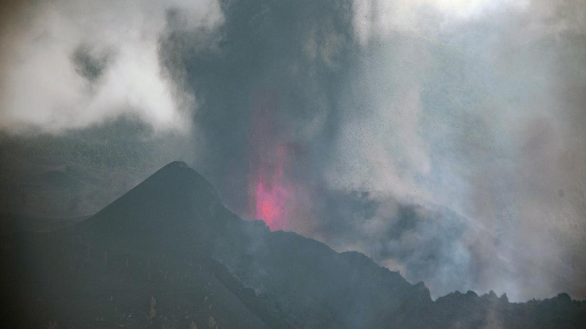 IGME confirma la rotura parcial del cono volcánico