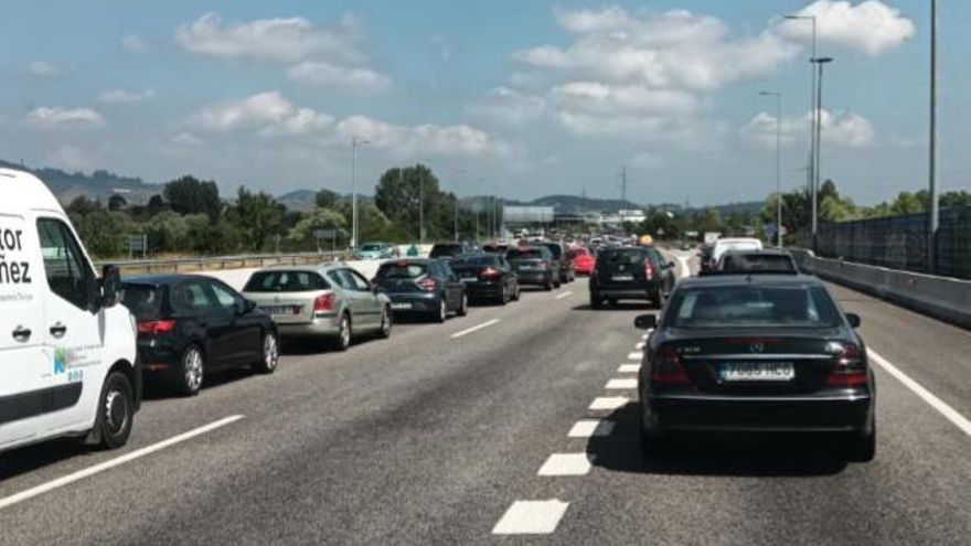 Normalidad en la &quot;Y&quot;, tras los dos accidentes que causaron retenciones de hasta cuatro kilómetros a la altura de Llanera y de Siero