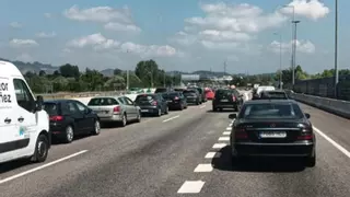 Normalidad en la "Y", tras los dos accidentes que causaron retenciones de hasta cuatro kilómetros a la altura de Llanera y de Siero