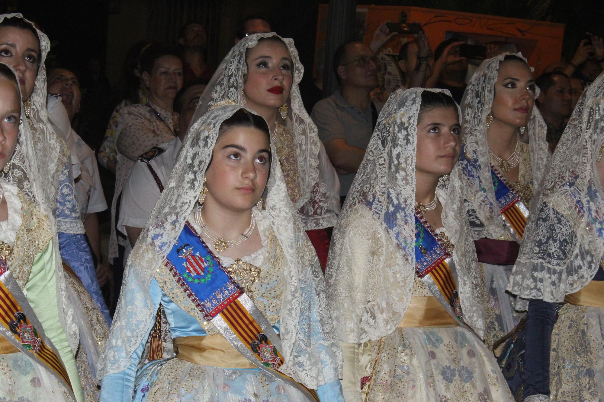 Carmen, Nerea, las cortes y las fallas de Zaidía acompañan al Cristo de la Fe