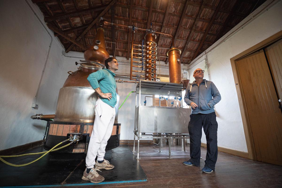 La única destilería de ron artesanal de Tenerife quiere producir un "objeto de deseo"
