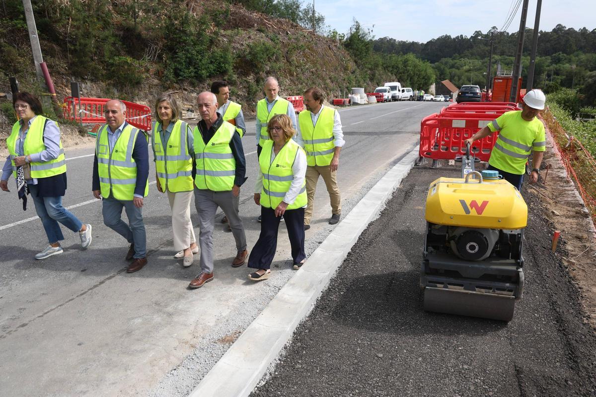 Visita de los diputados provinciales a las obras de Baión esta mañana.
