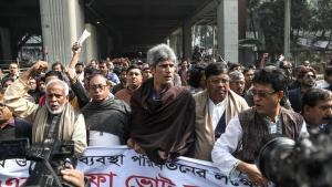 Manifestantes opositores en Dacca.