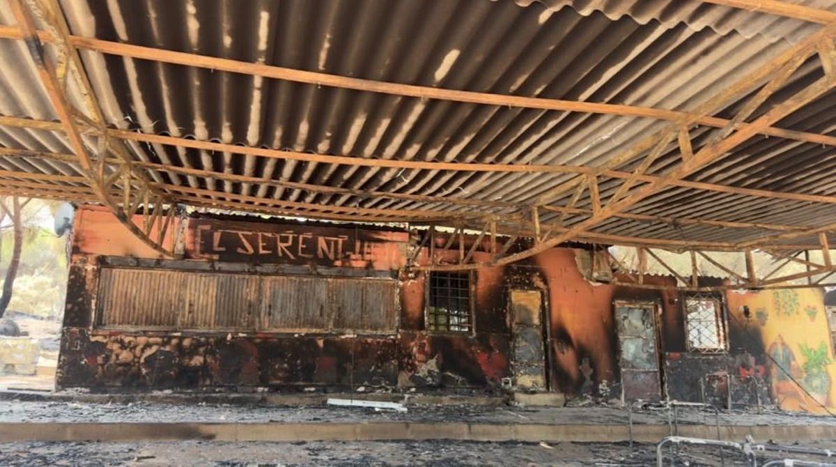 Imagen del chiringuito El Sereno, negocio afectado por los incendios forestales.