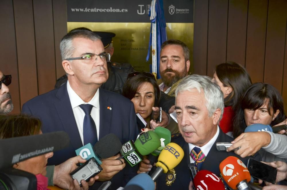 El acto institucional, en el Teatro Colón, ha sido presidido por el Delegado del Gobierno en Galicia.