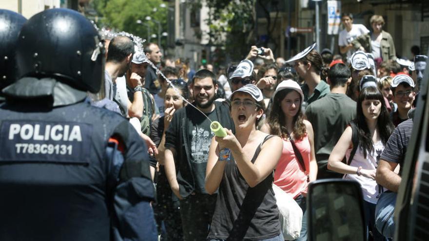 Protestas en el desalojo de un &#039;banco okupado&#039;.