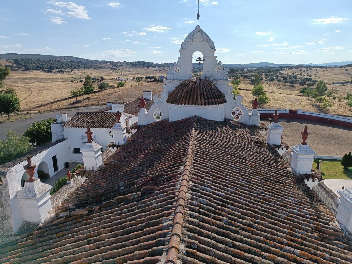 Estado de la ermita  previo al arranque de ‘Tu teja sostiene su historia’.