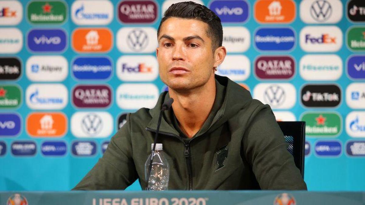Los 'desplantes' de Ronaldo y Pogba, un reto mayor para la UEFA que para las marcas