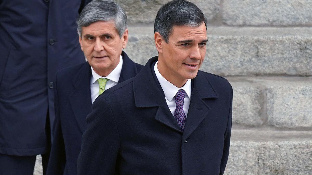 España abre una crisis de Estado al paralizar el TC por primera vez una ley del Congreso.