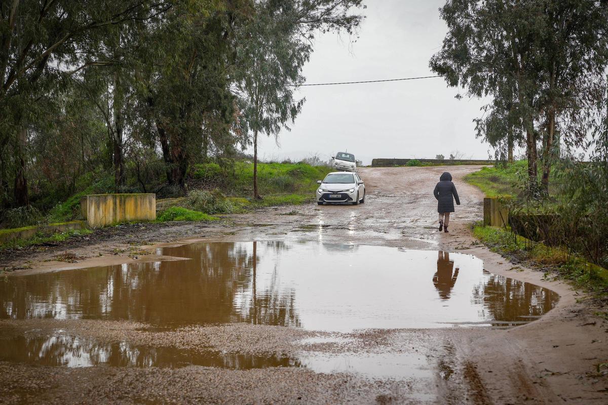 El acceso a Rincón de Caya (Badajoz).