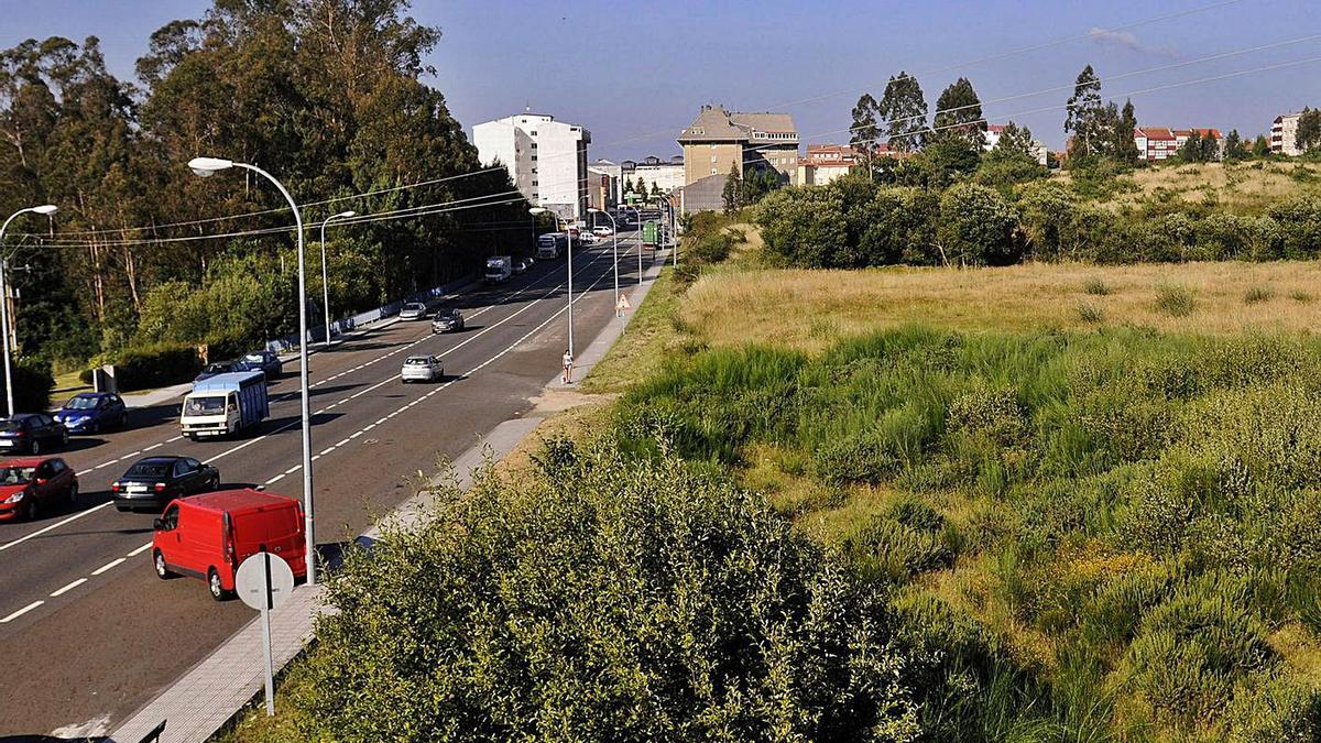 Terrenos en los que se realizará este desarrollo, junto a la Avenida de Pontevedra. |   // BERNABÉ/JAVIER LALÍN