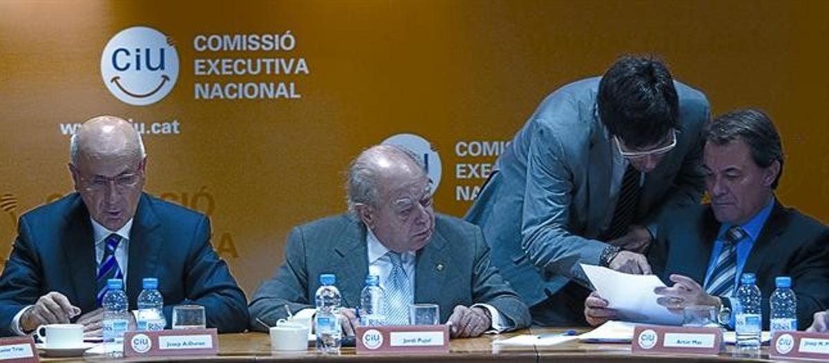 Duran, Pujol i Mas, ahir durant la reunió de l’executiva de CiU, a la seu d’Unió Democràtica.