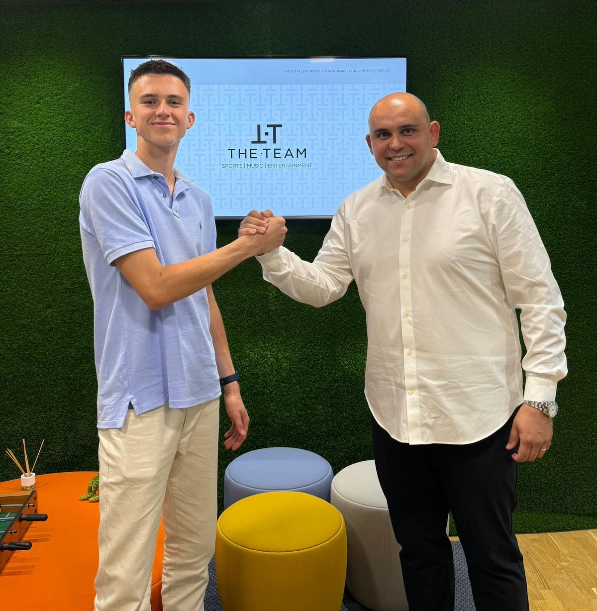 Ihor con su representante, Vicente Martínez.