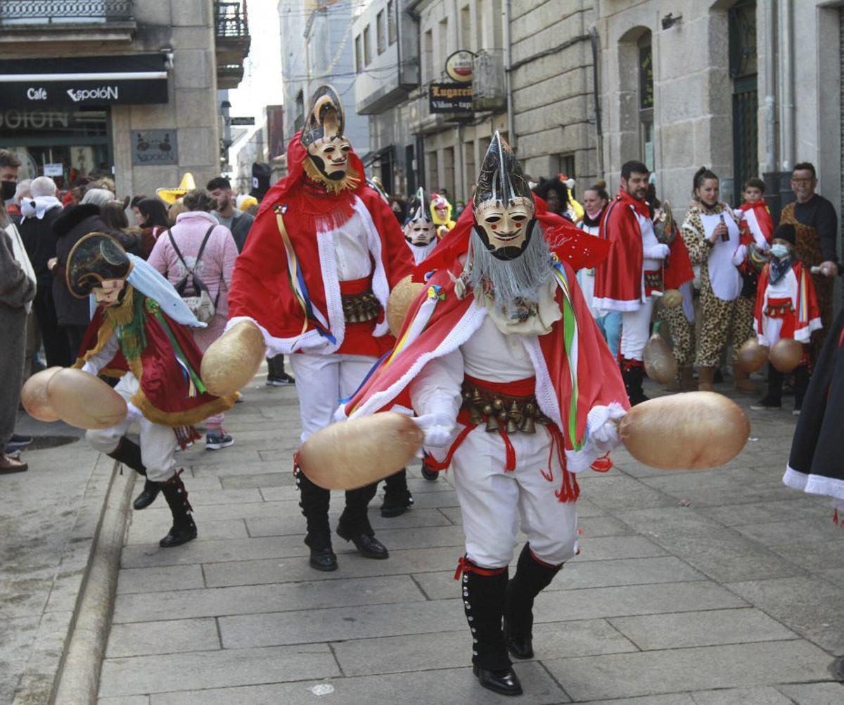El desfile de pantallas en Xinzo de Limia en 2025. | IÑAKI OSORIO