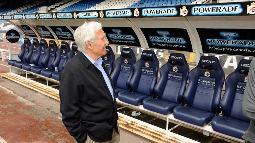 Arsenio Iglesias en una visita a Riazor.