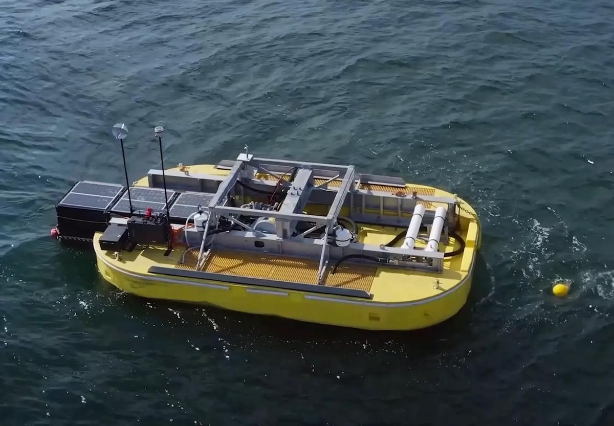 La desaladora flotante que toma su energía de las olas