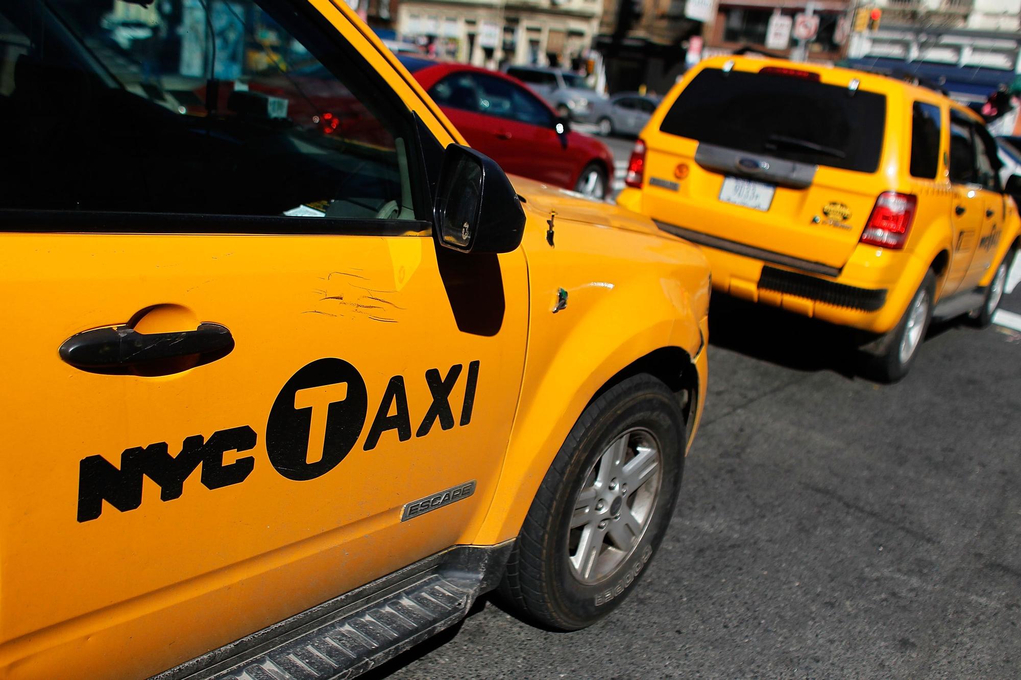 Dos taxis híbridos en Nueva York, en una imagen de archivo