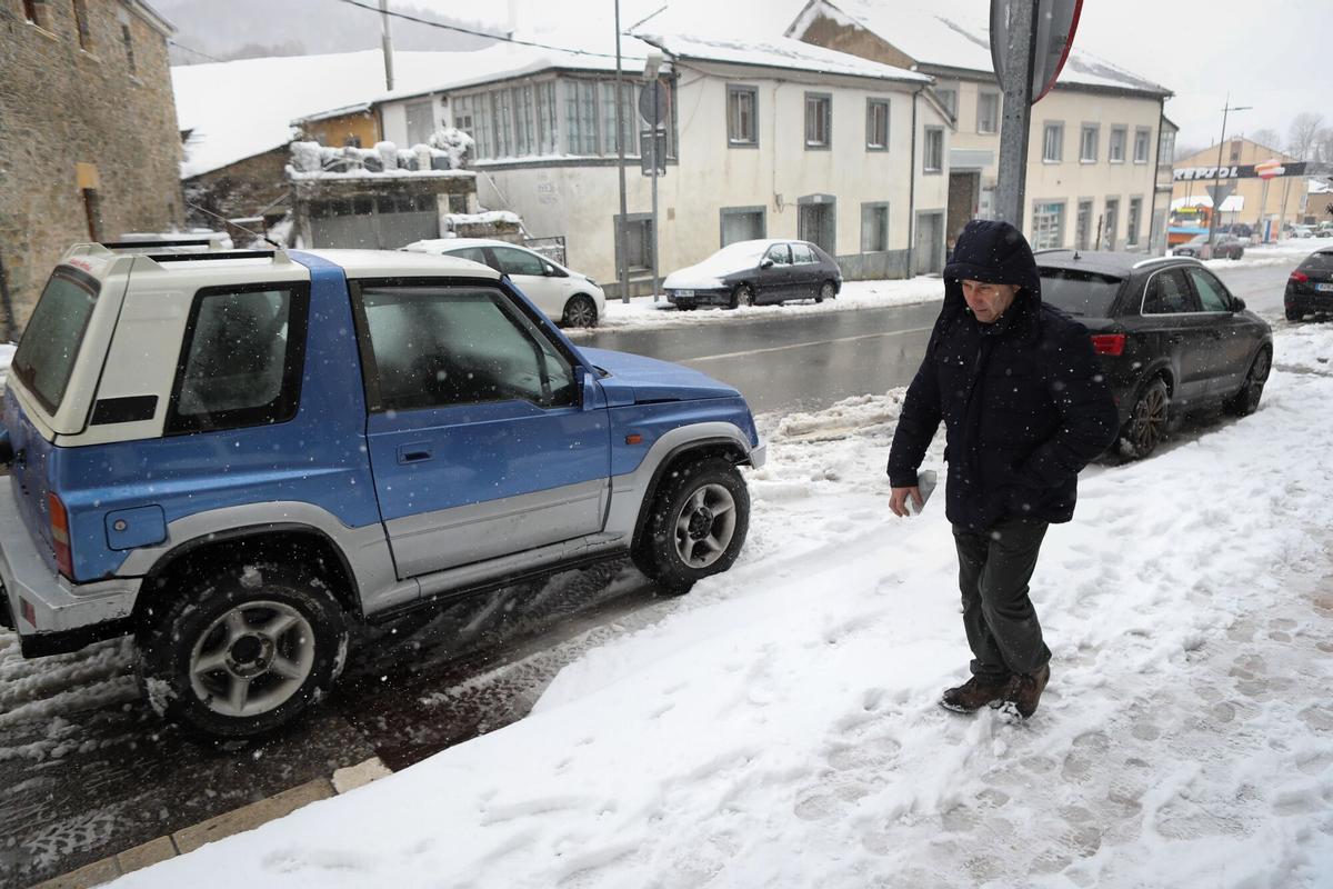 Vista de Pedrafita do Cebreiro tras la nevada caída sobre la localidad