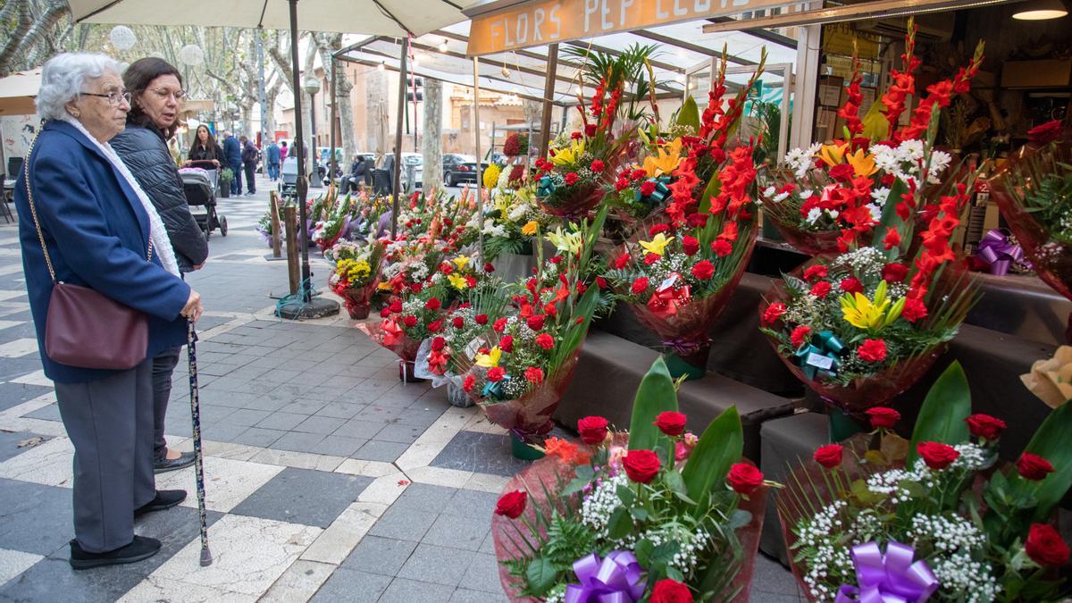 Las floristas esperan buenas ventas por Tots Sants