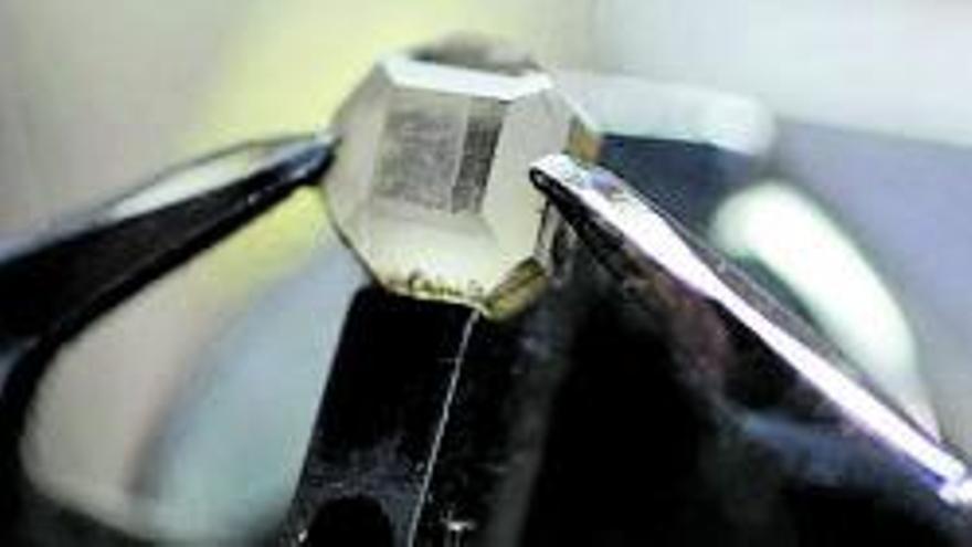 Imagen Muestra de un diamante artificial de Diamond Foundry