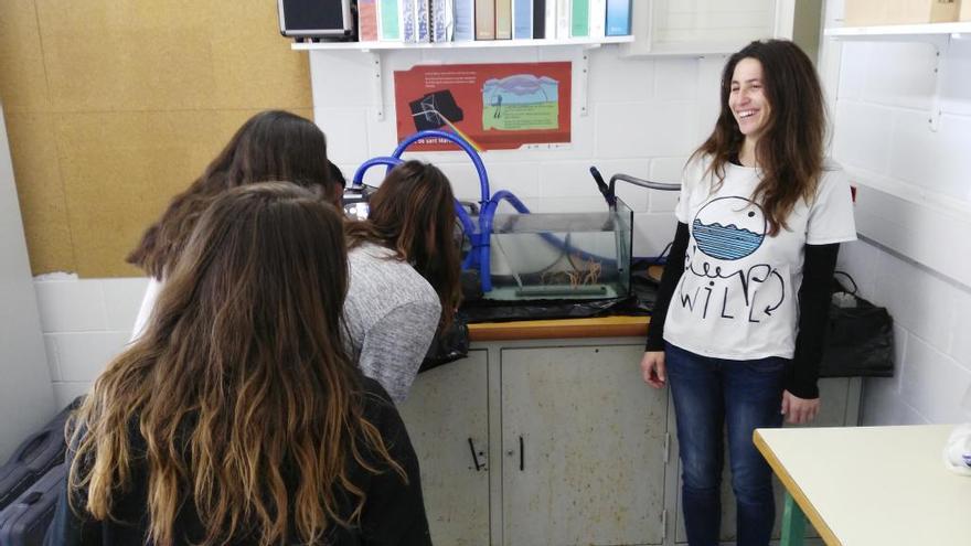 Andrea Garí ha realitzat el projecte al laboratori de l´institut.