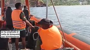 Buzos, buques de salvamento y pescadores buscan a los valencianos desaparecidos en Indonesia