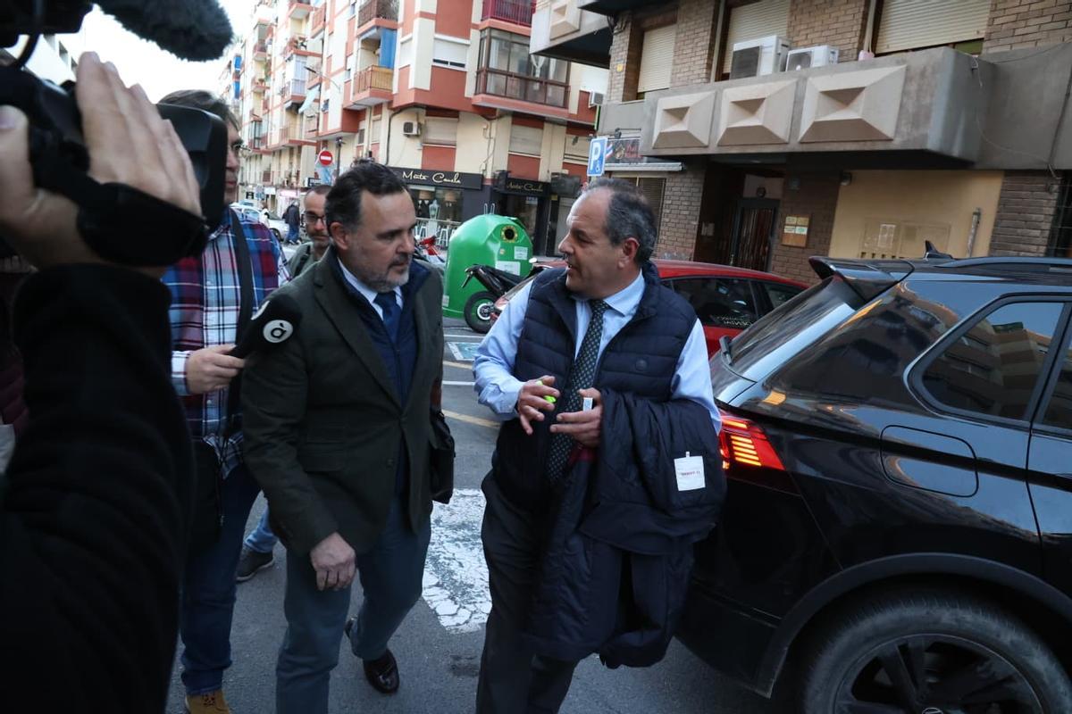 Así ha sido la salida de Carlos Baño de la comisaría de Alicante
