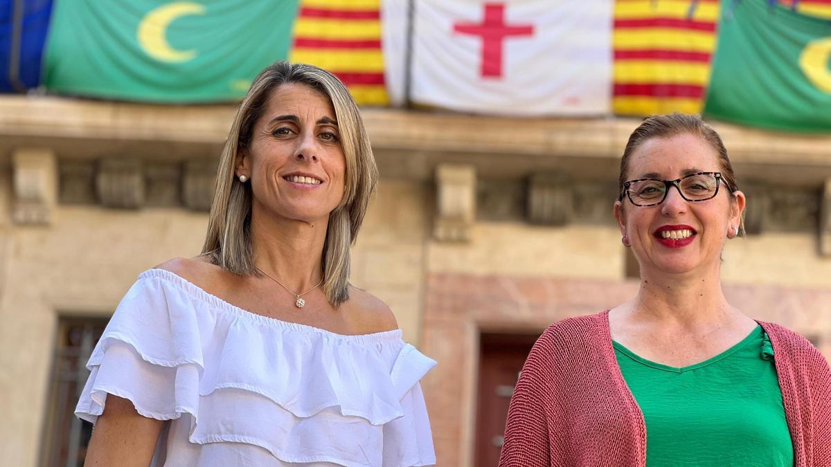 La alcaldesa Lourdes Aznar (PP) con su socia de gobierno Gema Escolano (Vox)