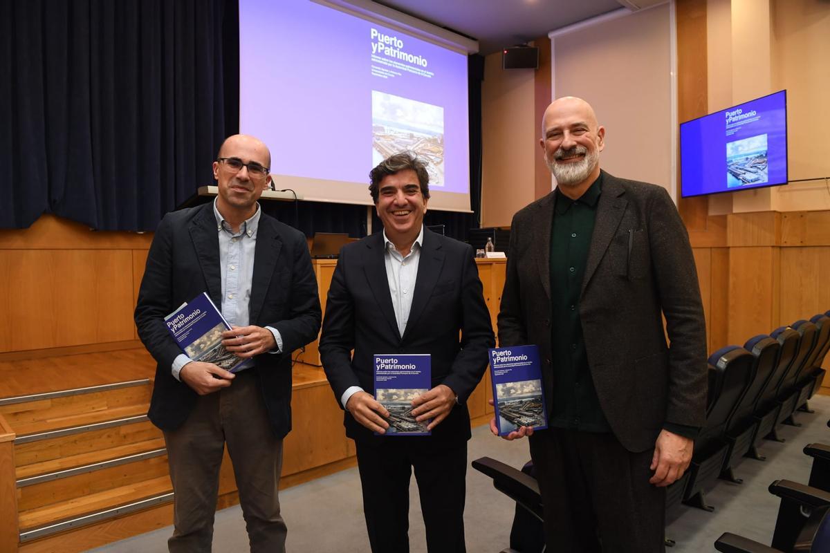 Presentación de la publicación en el Puerto de A Coruña