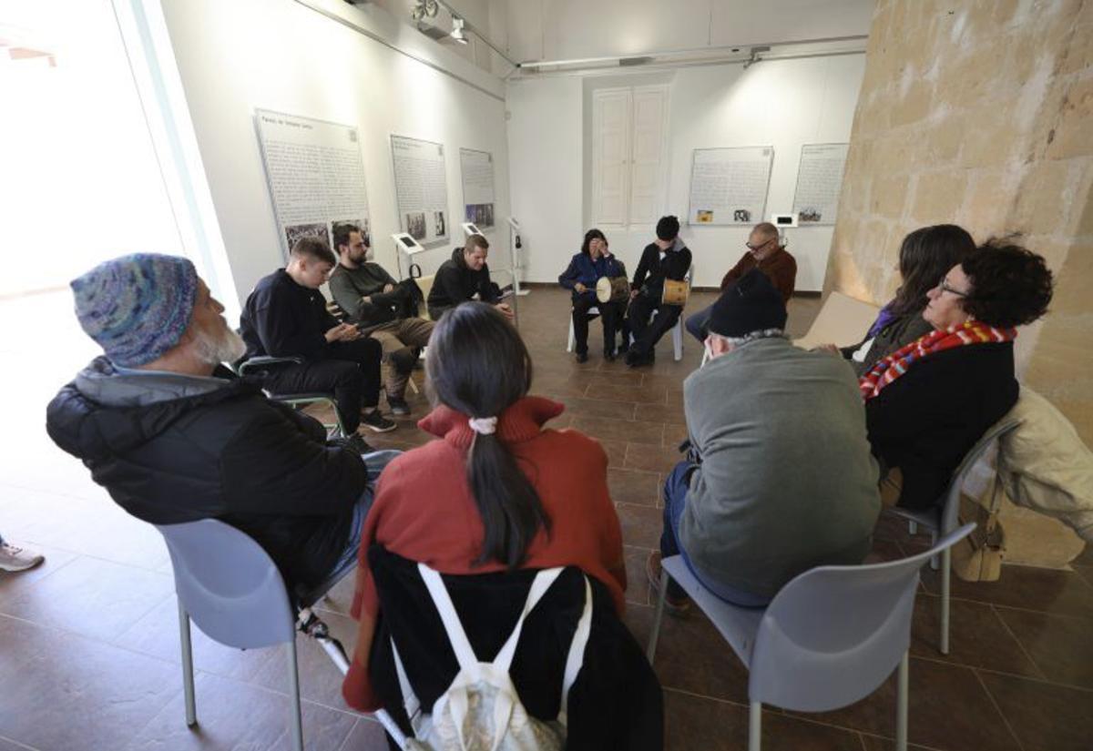 ‘Cantada’ tradicional 			en el Far de ses Coves Blanques