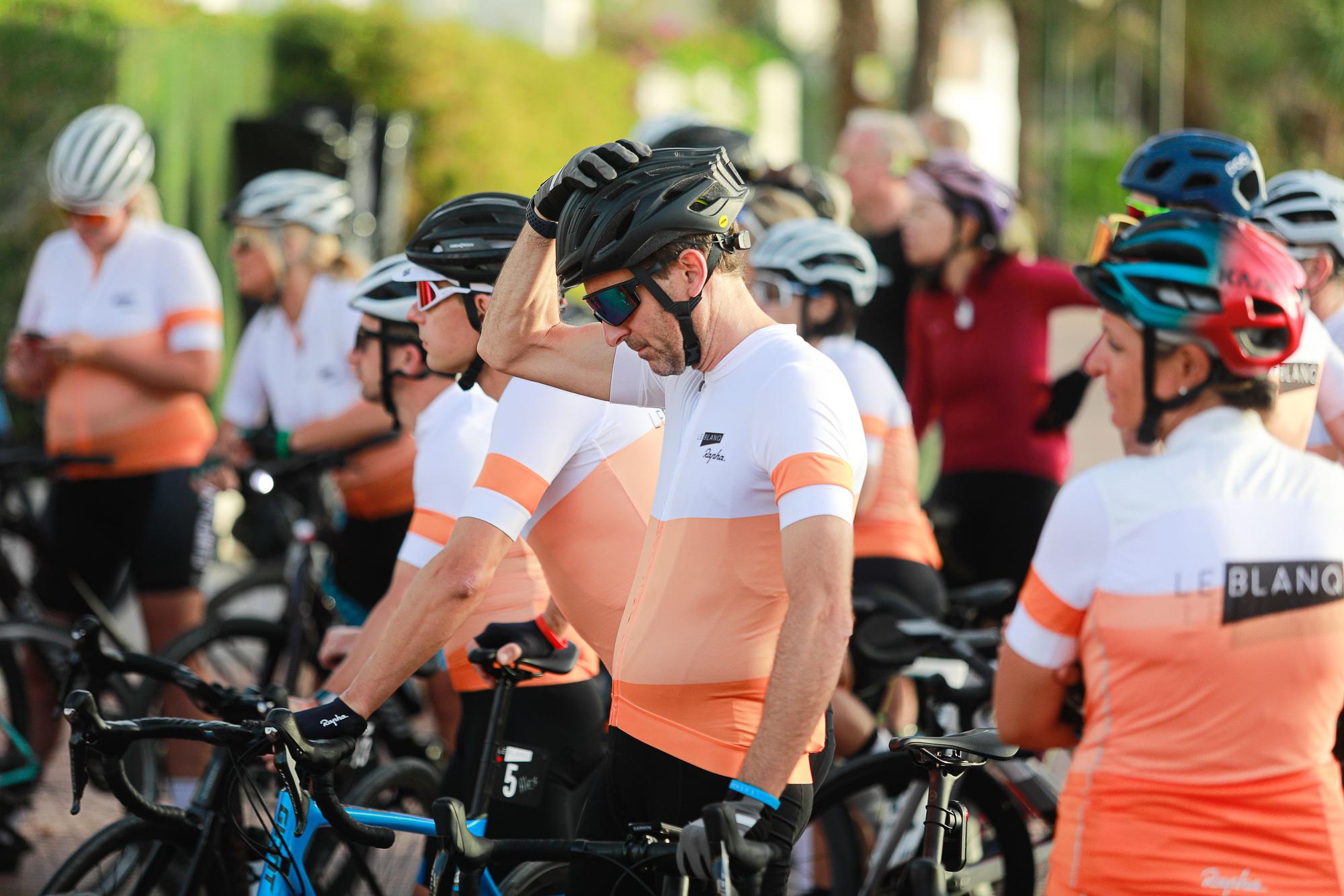 Ibiza acoge un evento ciclista que reúne a leyendas del ciclismo