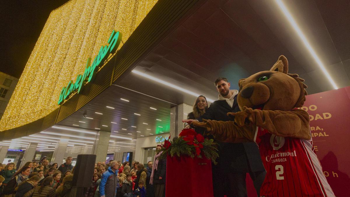 Mariona Ortiz y Jaime Fernández, encendiendo la Navidad del Corte Inglés