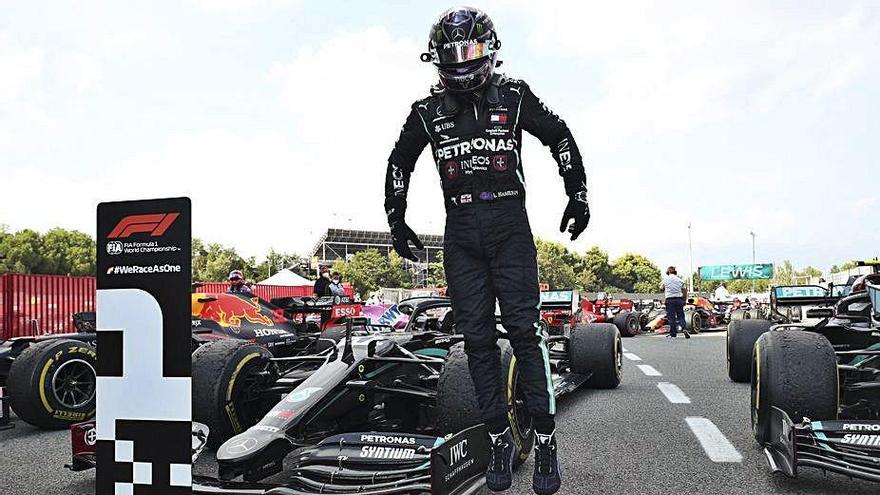 Lewis Hamilton festeja una victoria esta temporada.