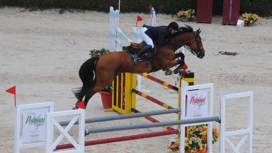 Guillermo Araújo, durante su participación en el Campeonato Gallego de Hípica celebrado en El Alazán.