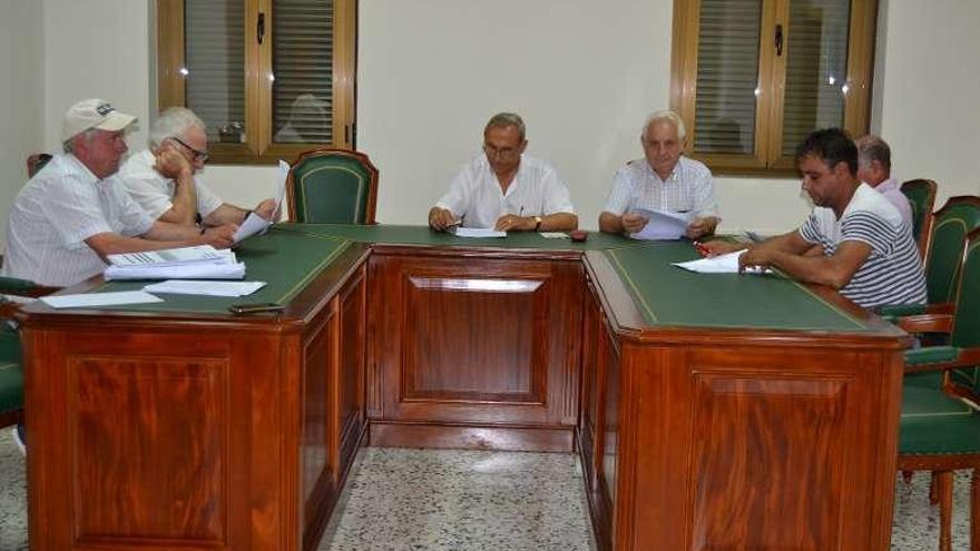 Pleno del Ayuntamiento de Rosinos de la Requejada.