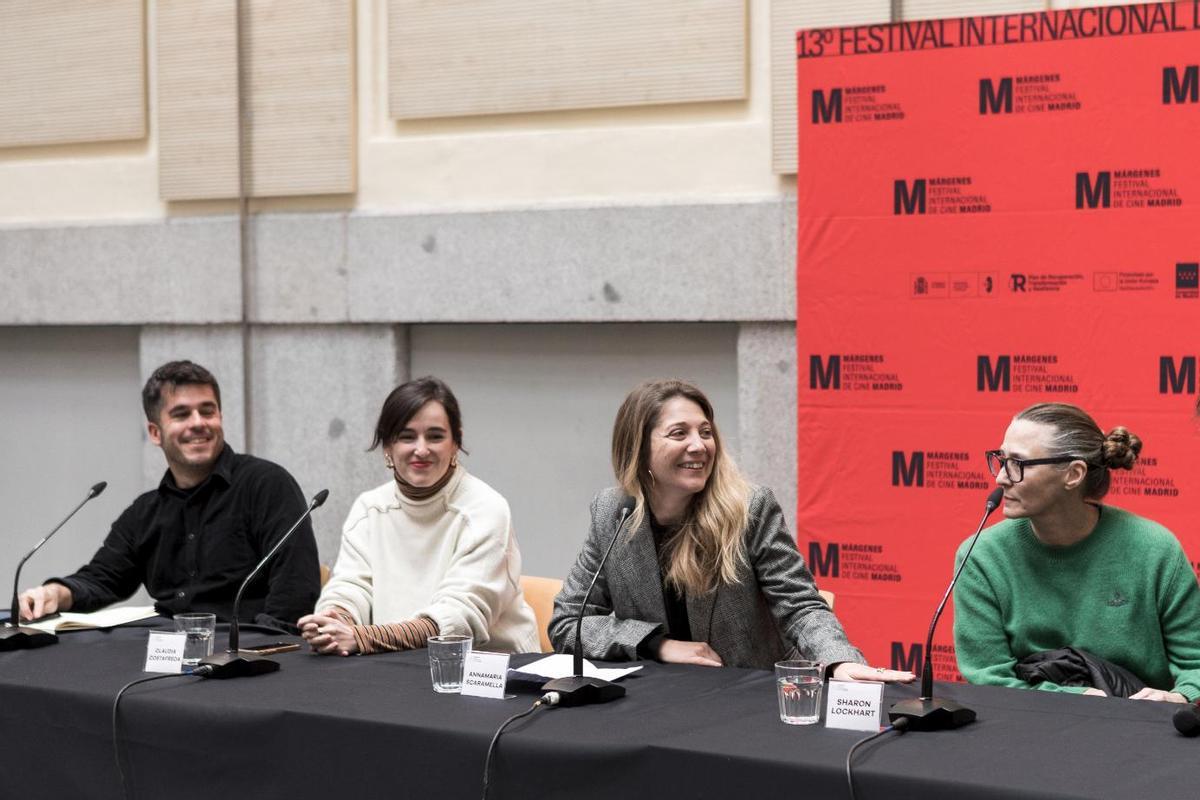 Presentación de Márgenes este viernes con, de izda. a dcha., su director artístico, Pela del Álamo, la directora y guiniosta Claudia Costafreda, la coordinadora  del festival, Annamaria Scaramella, y la cineasta Sharon Lockhart.