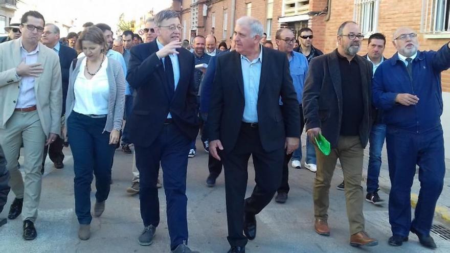 El presidente valenciano, Ximo Puig, con el secretario general de la Unió de Llauradors, Ramón Mampel, en el cuarenta aniversario de la entidad.