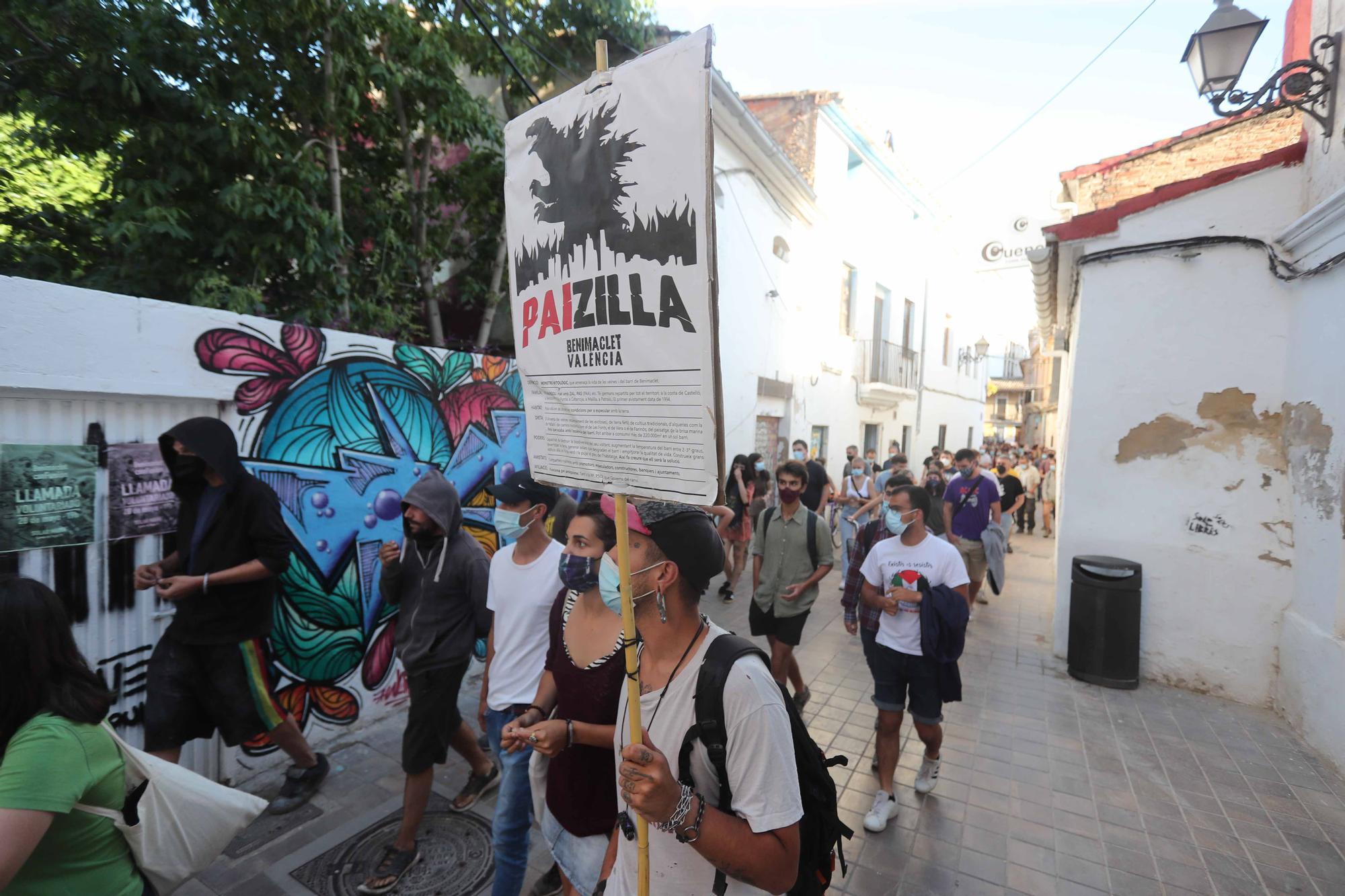 Protesta de los vecinos de Benimaclet contra el vallado de solares ocupados