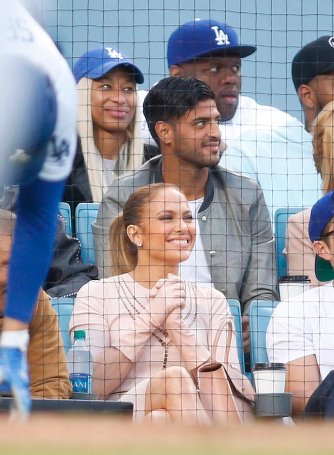 Jennifer Lopez en un partido de béisbol