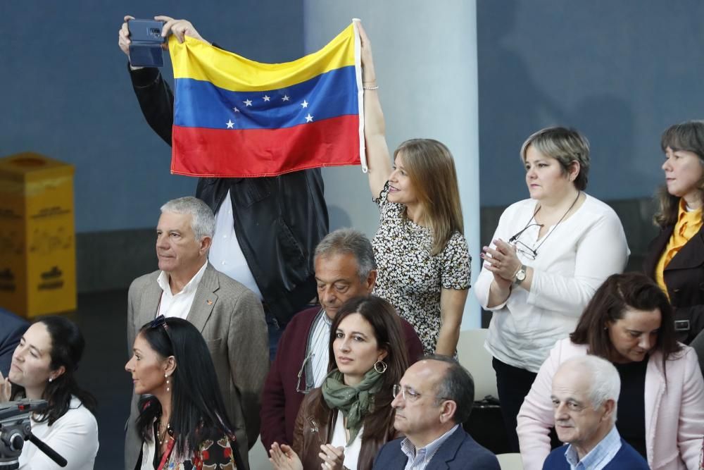 El presidente del Partido Popular lidera un acto en el Auditorio Mar de Vigo en el que estuvo arropado por Alberto Núñez Feijóo, Alfonso Rueda, Ana Pastor o Elena Muñoz.