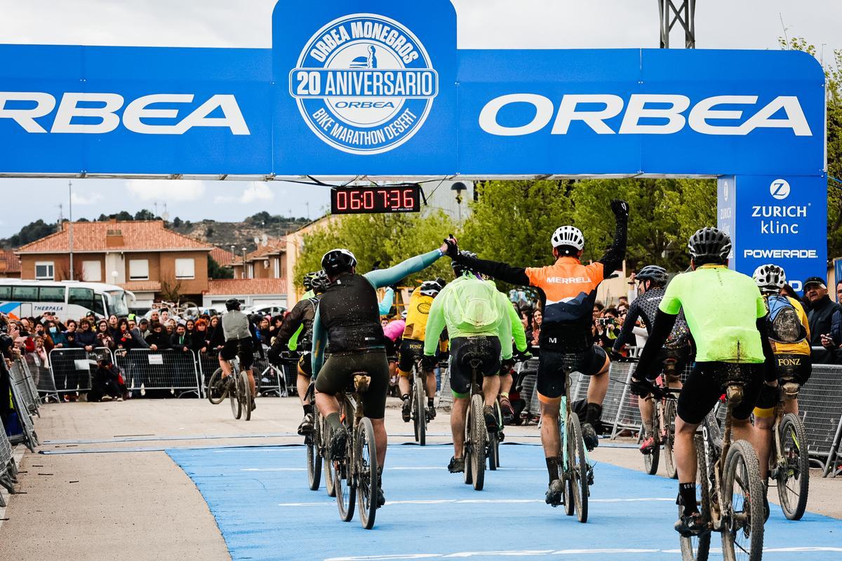 Épico aniversario de la Orbea Monegros con 8.000 ciclistas
