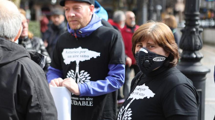 Los asturianos protestan en Gijón contra la contaminación
