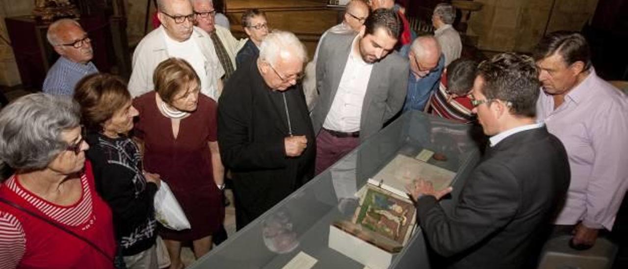 Exposicion de documentos borgianos en el Museu Parroquial de La Colegiata